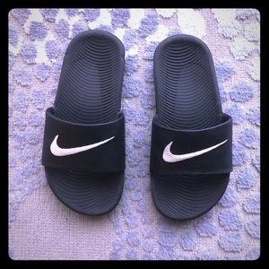 👟Boys Nike Slides - size 13👟